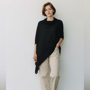 EUC Lori & Jane Women’s Black Asymmetrical Poncho Shrug - One Size